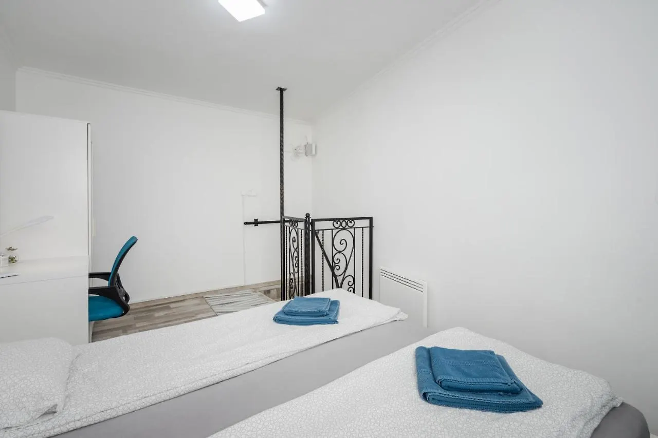 Bpr Simply Azure Apartment Budapest Hungary