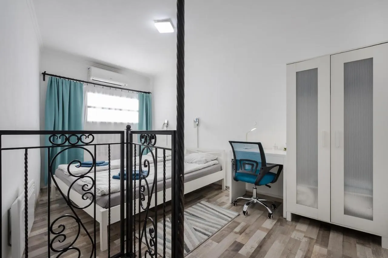 Bpr Simply Azure Apartment Budapest