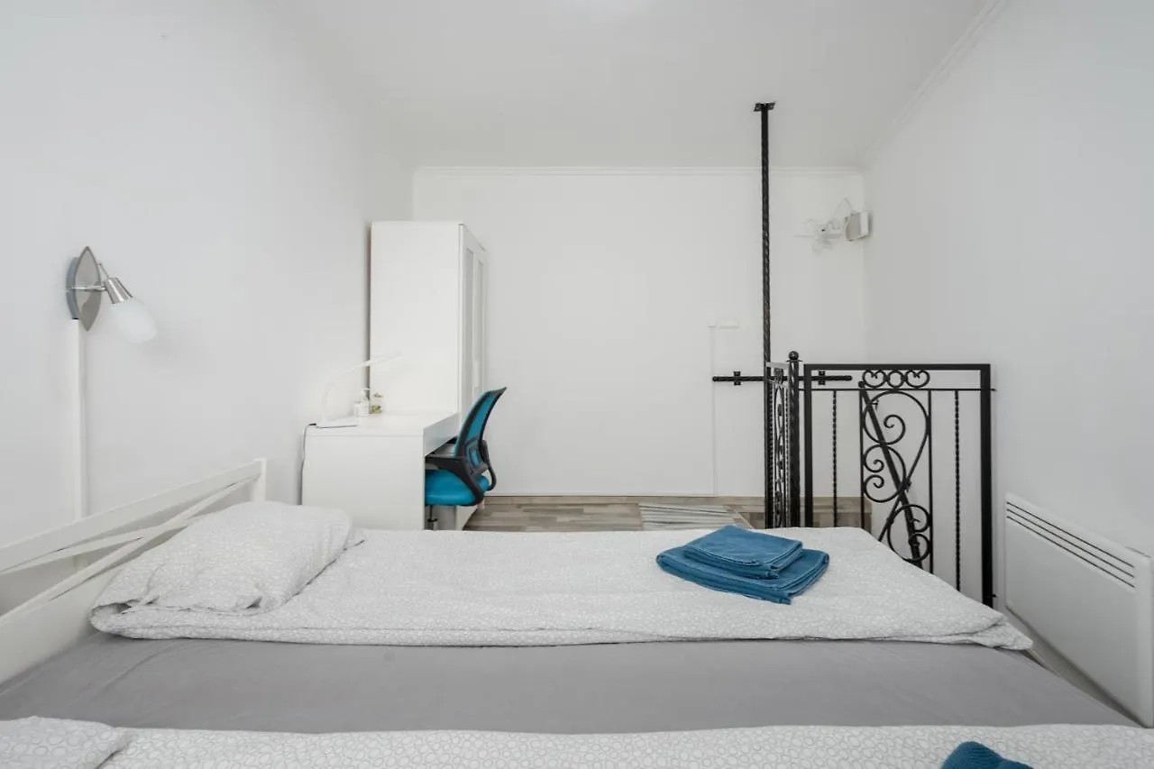 Bpr Simply Azure Apartment Budapest