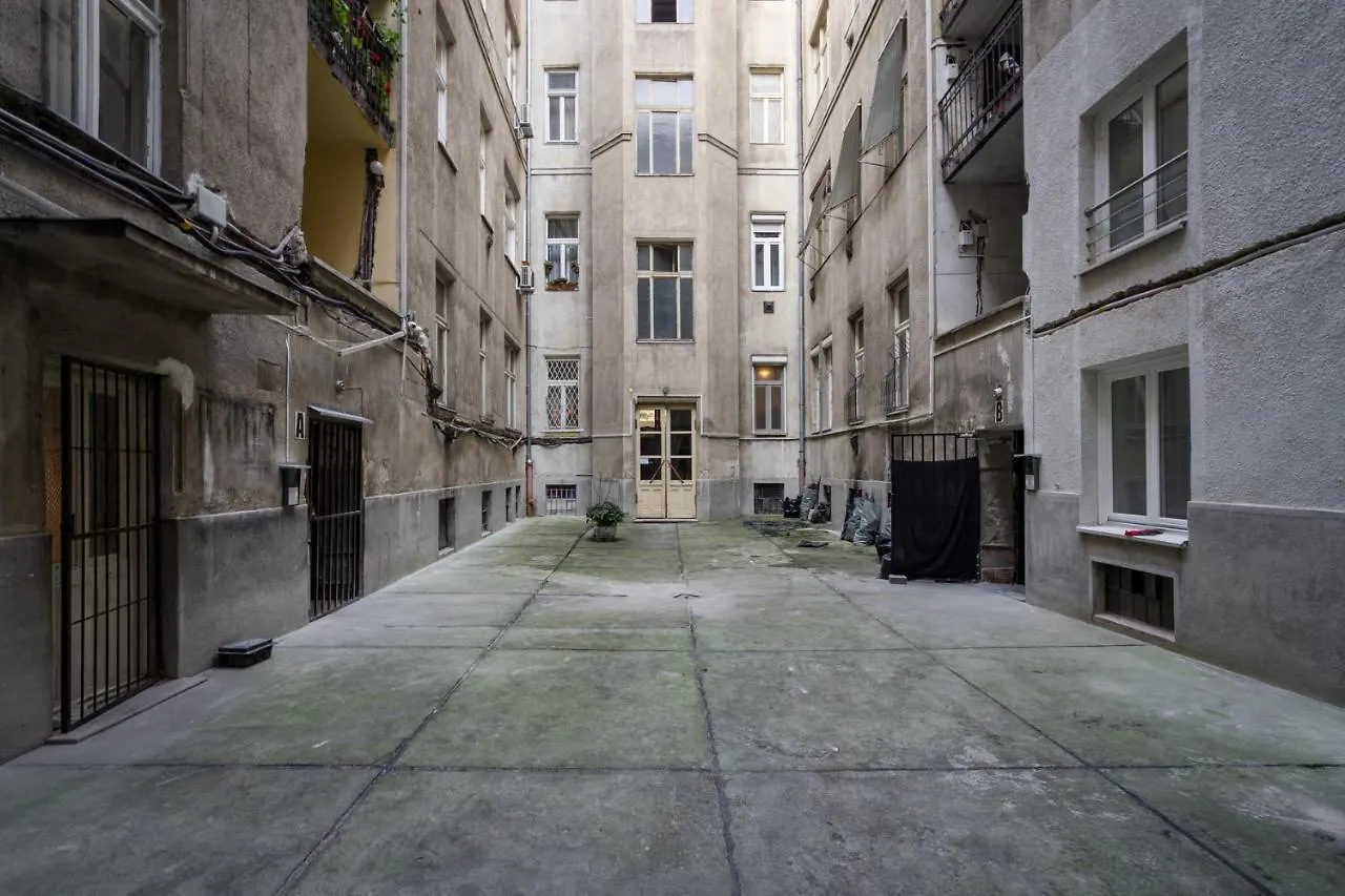 Bpr Simply Azure Apartment Budapest Hungary