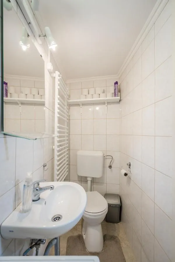 Bpr Simply Azure Apartment Budapest