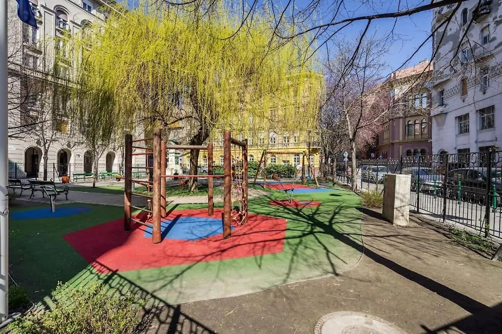 Bpr Simply Azure Apartment Budapest